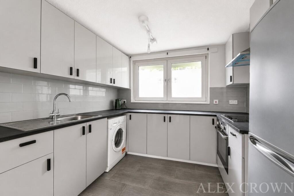 4 bed 1st Floor Flat for rent in Camden Town. From Alex Crown Lettings & Estate Agents - Islington