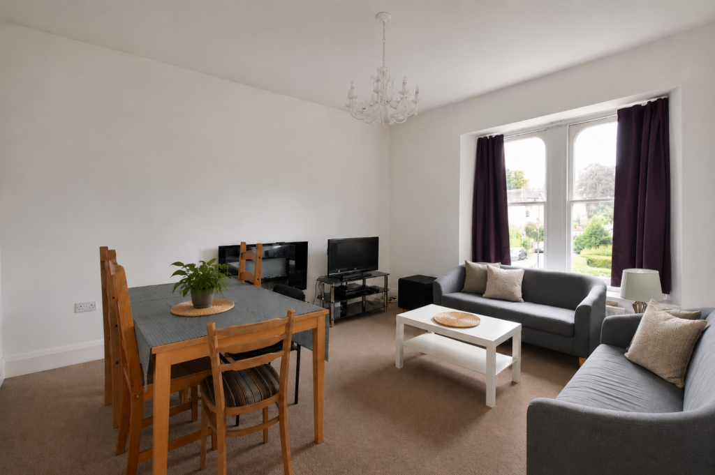 5 bed Mid Terraced House for rent in Bristol. From Anthony James - Cotham