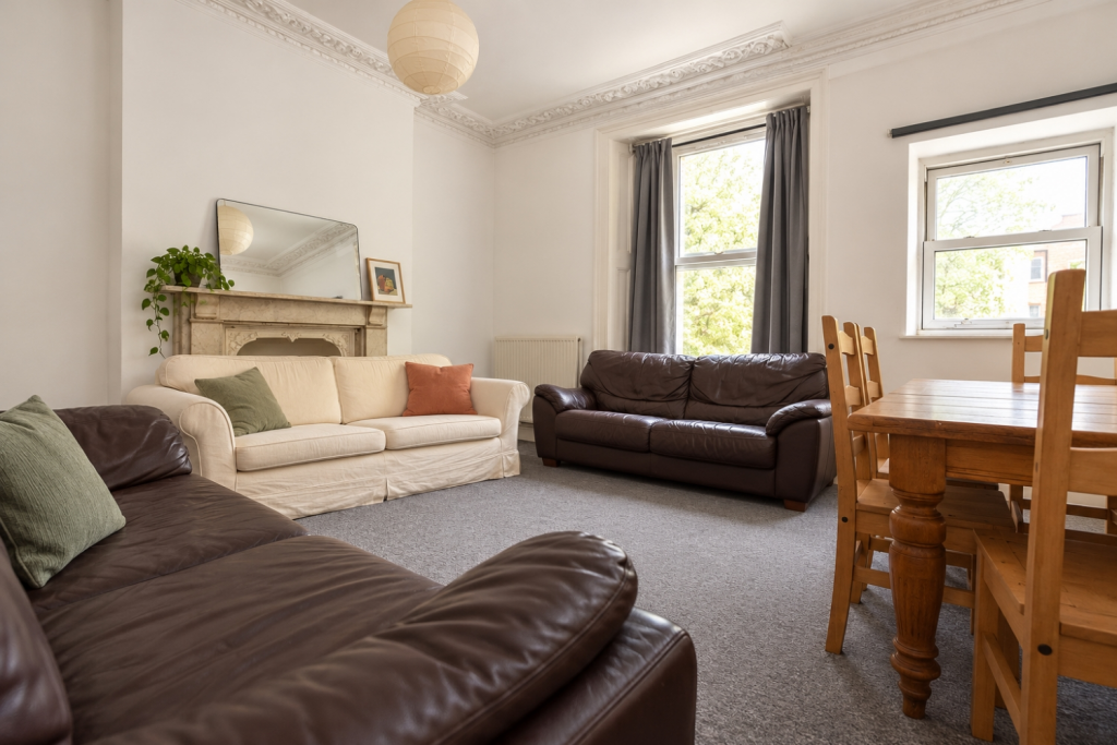 5 bed Mid Terraced House for rent in Bristol. From Anthony James - Cotham