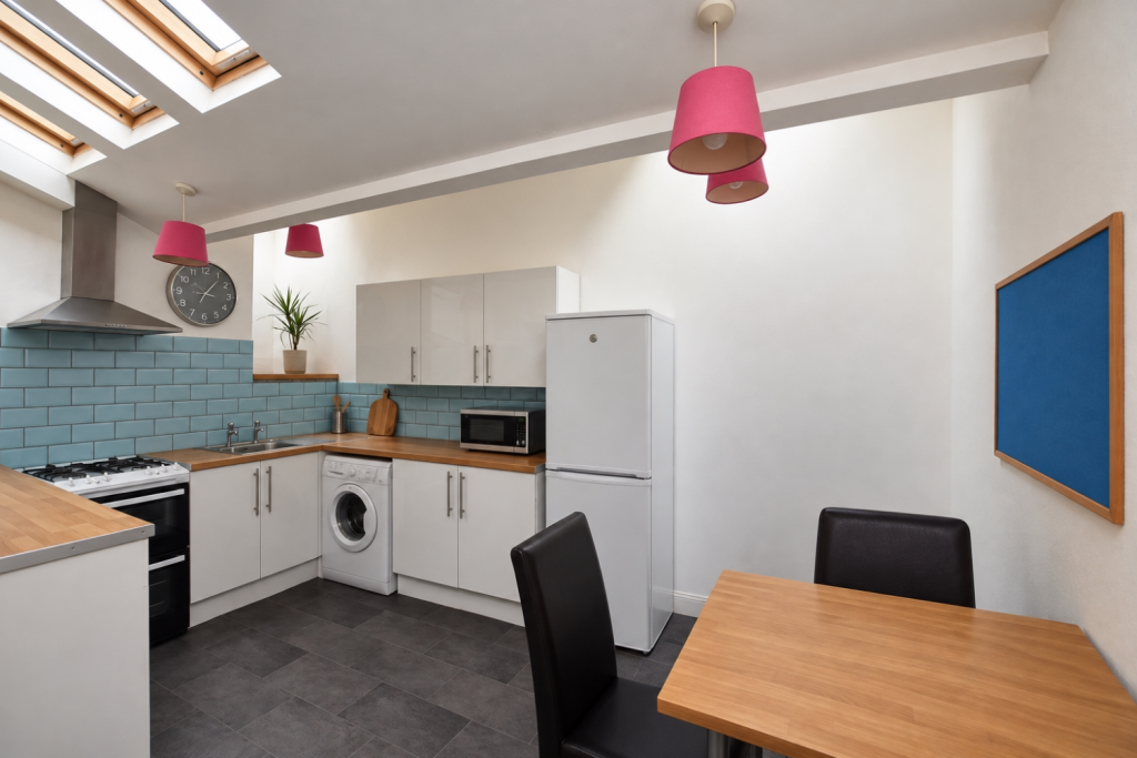 3 bed Mid Terraced House for rent in Leigh Woods. From Anthony James - Cotham