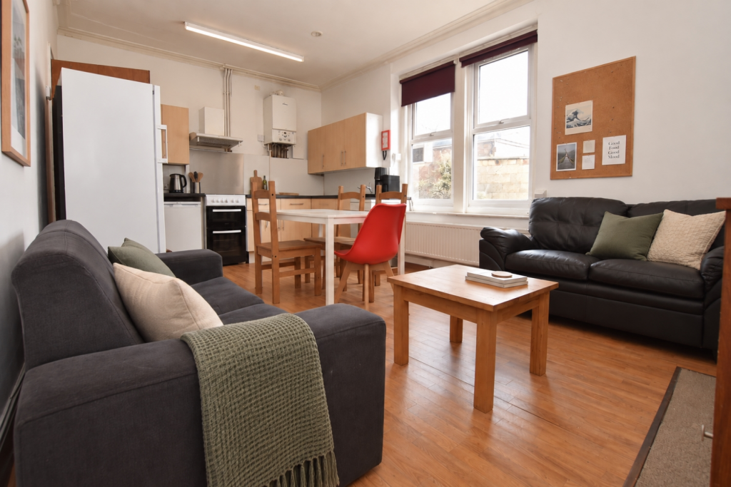 6 bed Mid Terraced House for rent in Bristol. From Anthony James - Cotham