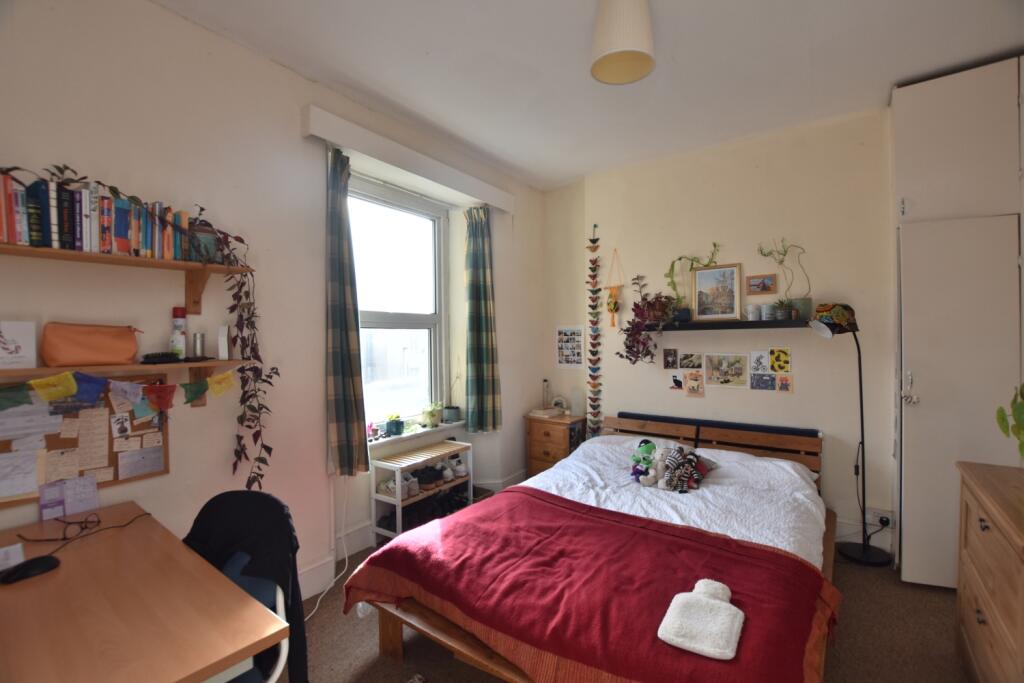 5 bed Mid Terraced House for rent in Leigh Woods. From Anthony James - Cotham