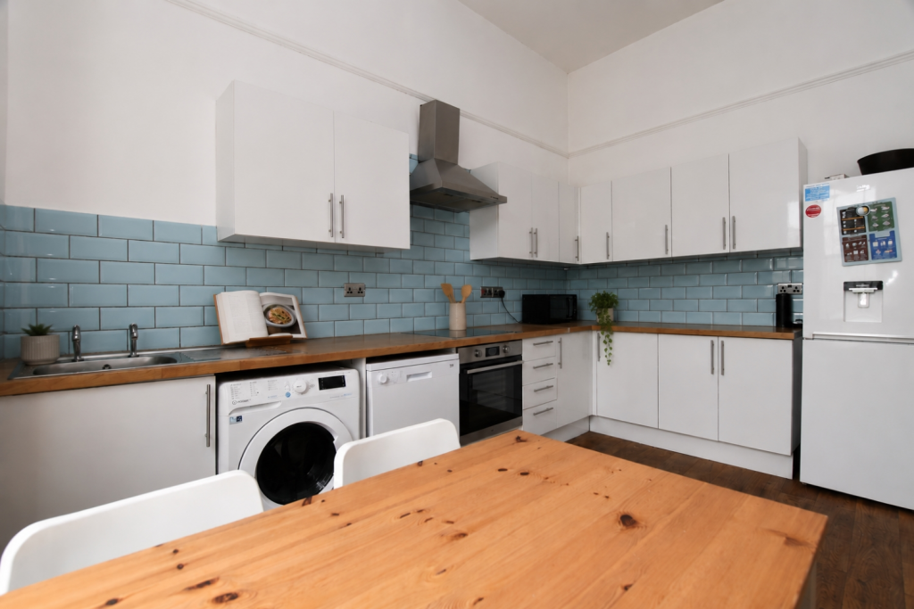 4 bed Mid Terraced House for rent in Leigh Woods. From Anthony James - Cotham