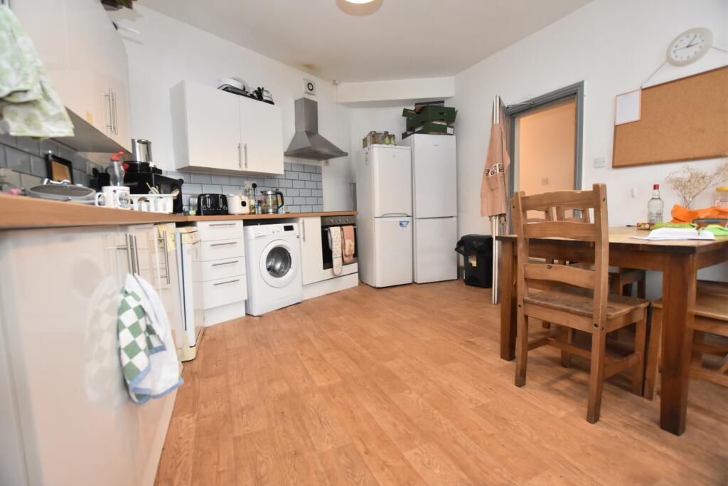 1 bed Mid Terraced House for rent in Bristol. From Anthony James - Cotham
