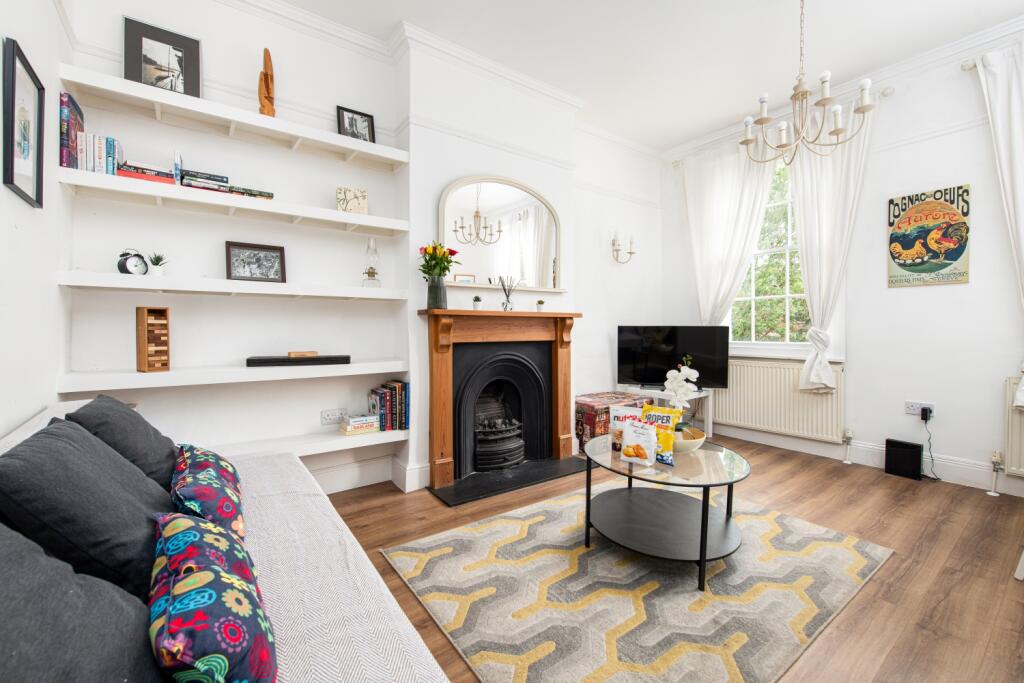 2 bed Mid Terraced House for rent in Bristol. From Anthony James - Cotham