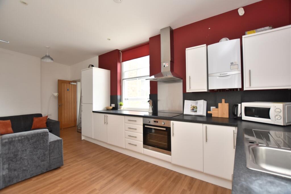 3 bed Mid Terraced House for rent in Bristol. From Anthony James - Cotham