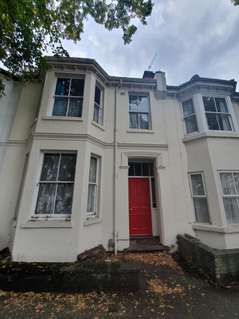 6 bed Mid Terraced House for rent in Royal Leamington Spa. From Belvoir - Leamington Spa