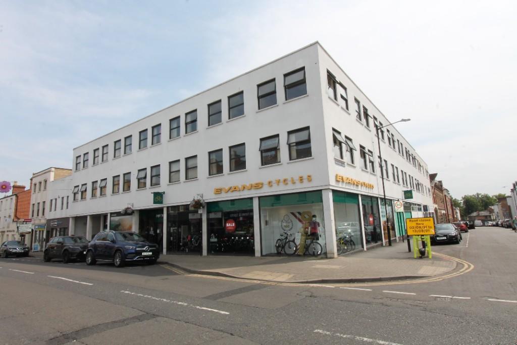 9 bed 1st Floor Flat for rent in Royal Leamington Spa. From Belvoir - Leamington Spa