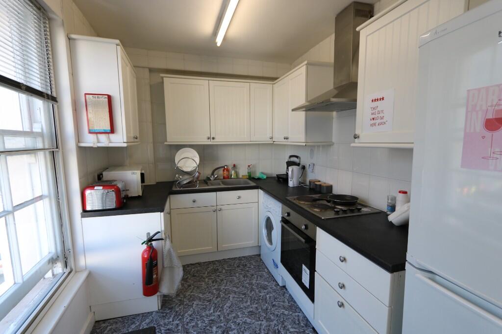 4 bed 1st Floor Flat for rent in Whitnash. From Belvoir - Leamington Spa
