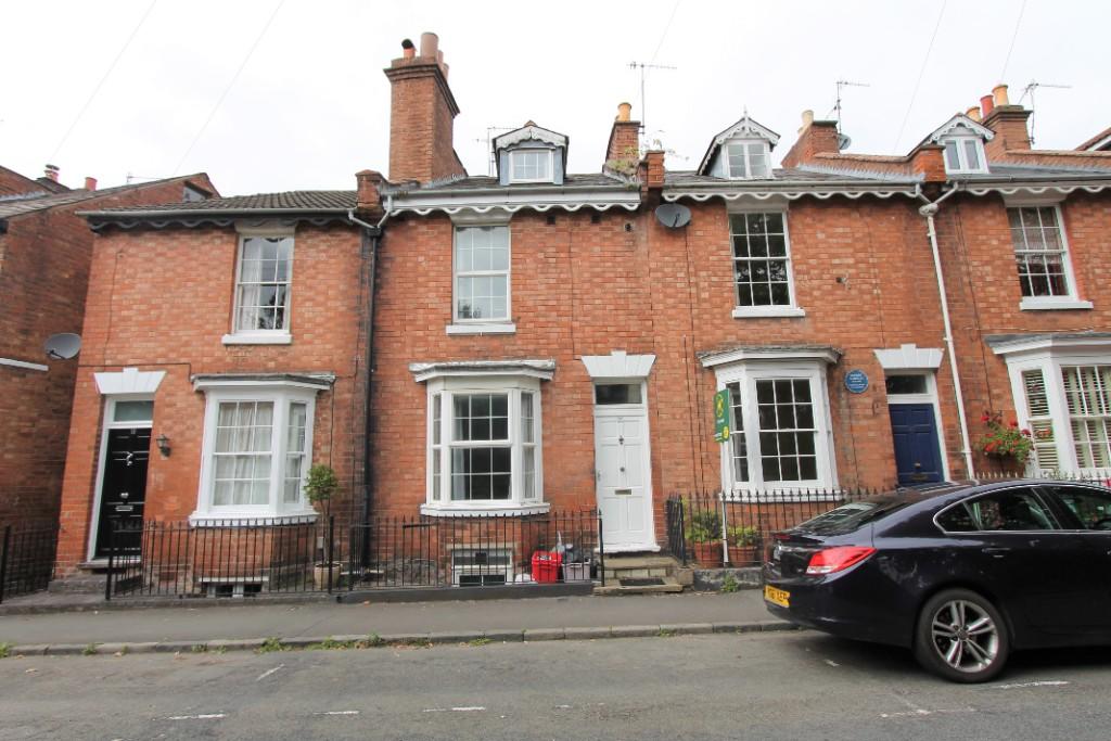 5 bed Mid Terraced House for rent in Royal Leamington Spa. From Belvoir - Leamington Spa