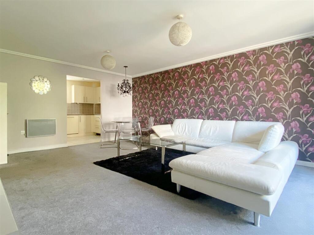 3 bed 1st Floor Flat for rent in Brighton and Hove. From Bishop Sullivan - Brighton 3 bed 1st Floor Flat for rent in Brighton and Hove. From Bishop Sullivan - Brighton