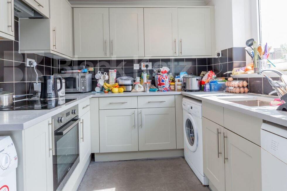 3 bed 1st Floor Flat for rent in Camden Town. From Black Katz - Camden