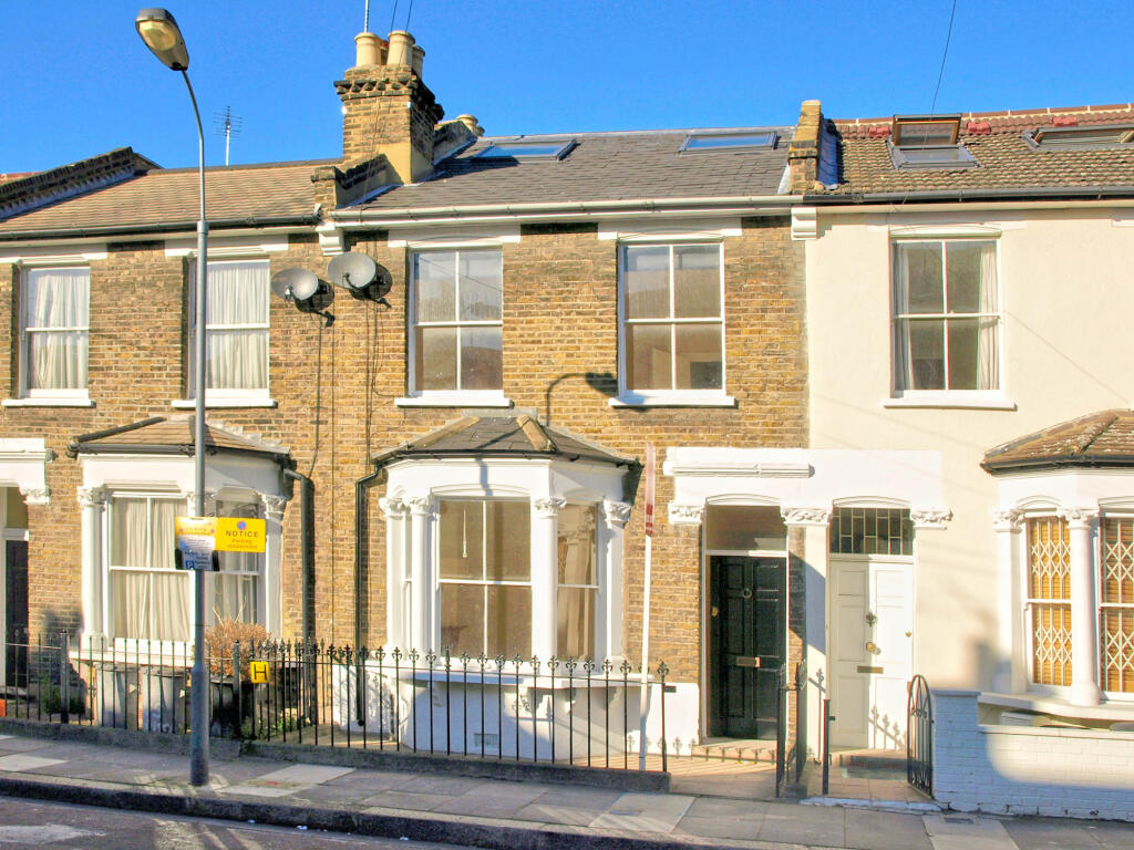 6 bed Mid Terraced House for rent in London. From Broadway & West - London