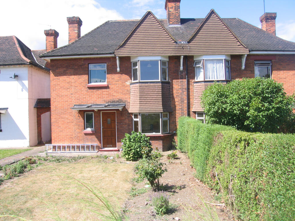 4 bed Semi Detached for rent in London. From Broadway & West - London