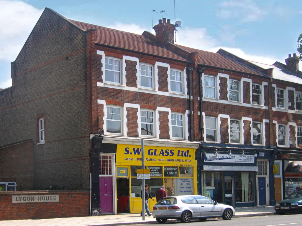 6 bed 1st Floor Flat for rent in Fulham. From Broadway & West - London