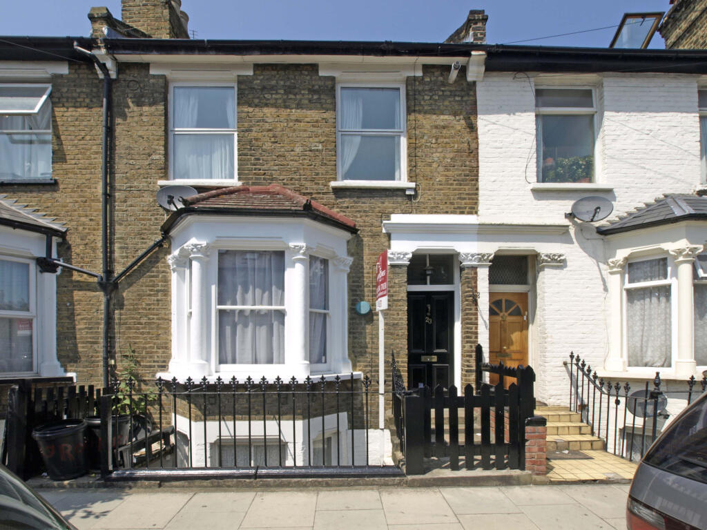 2 bed Mid Terraced House for rent in Hammersmith. From Broadway & West - London