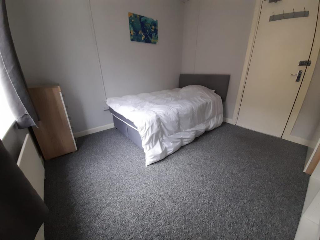 4 bed Flat Share for rent in Camden Town. From canary properties