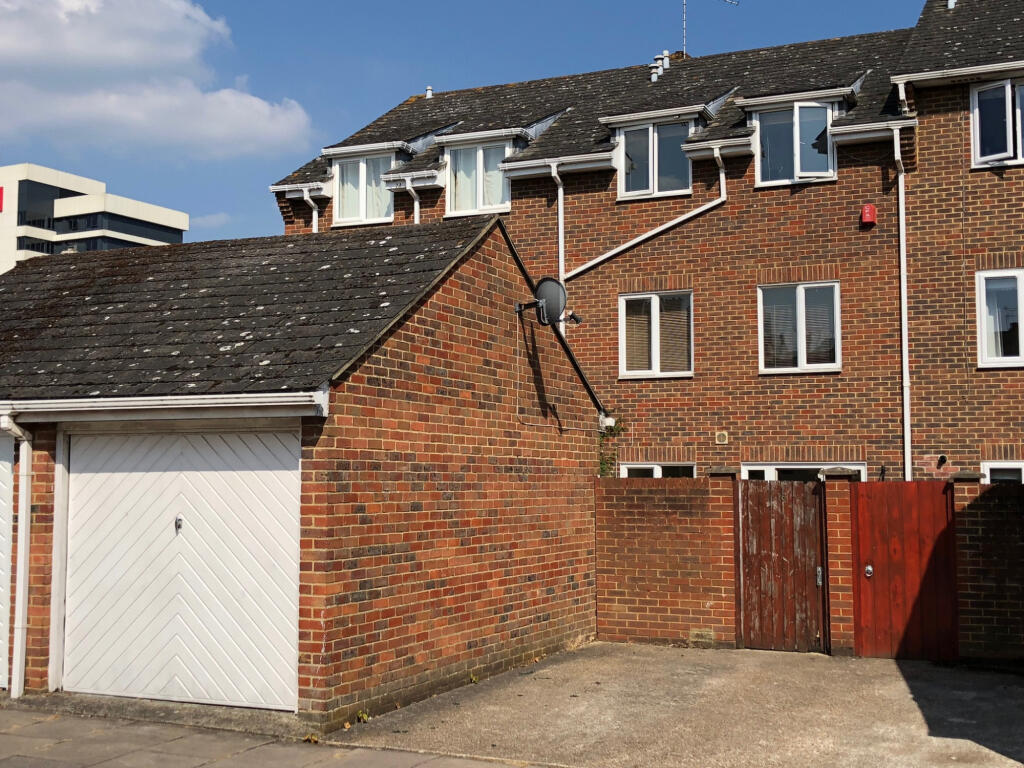 5 bed Town House for rent in Southampton. From Century21 Southampton - Southampton