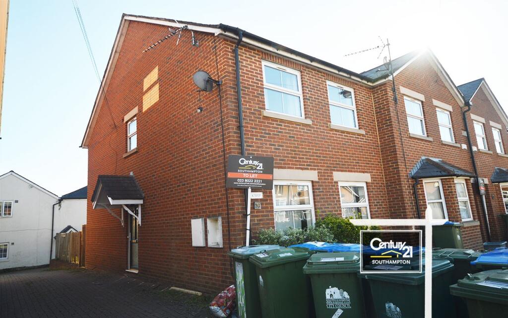 5 bed End of Terrace for rent in Southampton. From Century21 Southampton - Southampton
