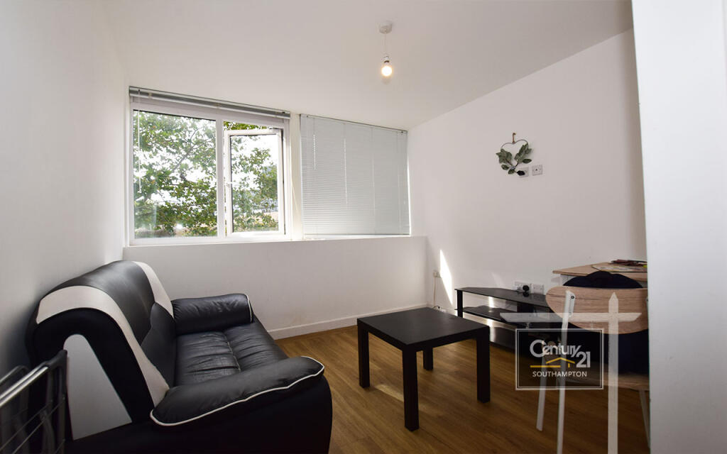 1 bed 1st Floor Flat for rent in Portsmouth. From Century21 Southampton - Southampton