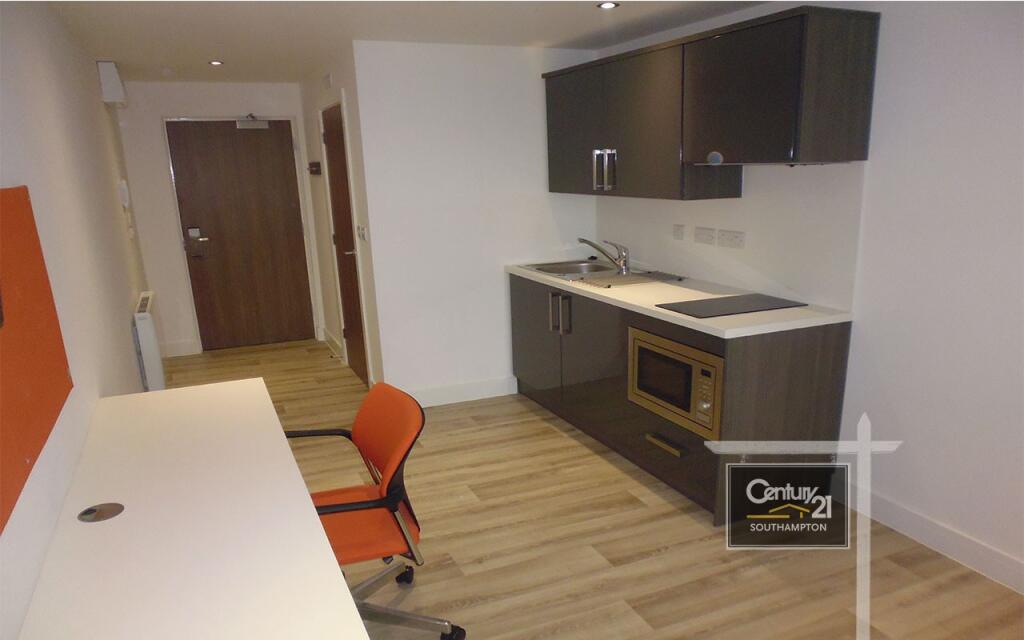4 bed Studio for rent in Southampton. From Century21 Southampton - Southampton