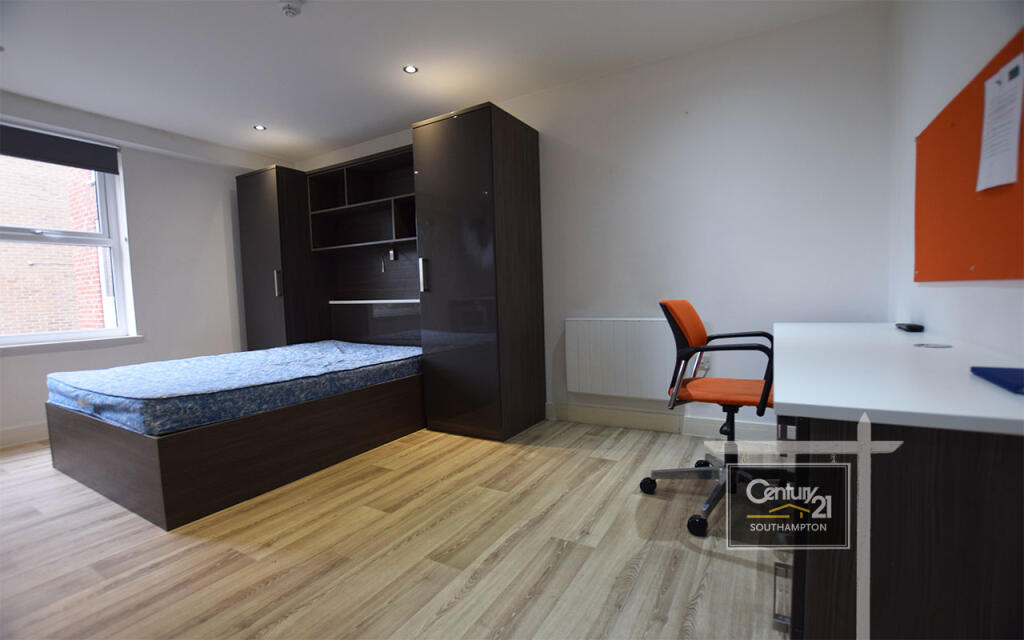 4 bed Studio for rent in Southampton. From Century21 Southampton - Southampton