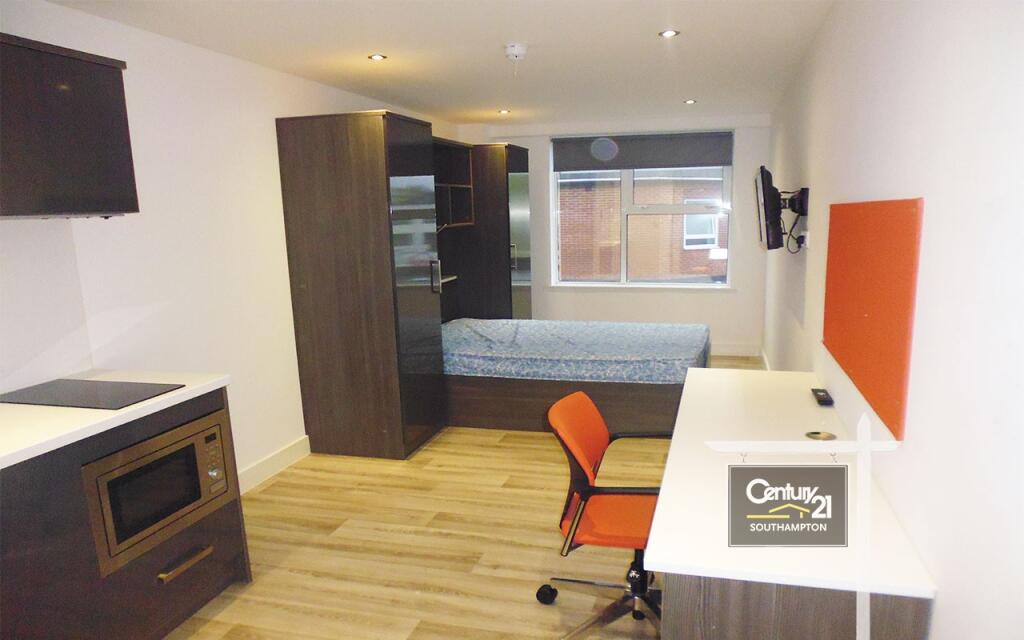 4 bed Studio for rent in Southampton. From Century21 Southampton - Southampton