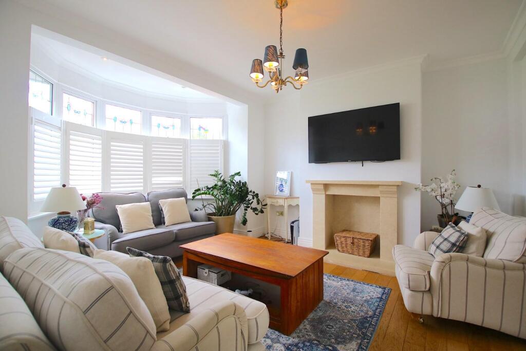4 bed Detached for rent in Ilford. From CITY REALTOR LIMITED - London