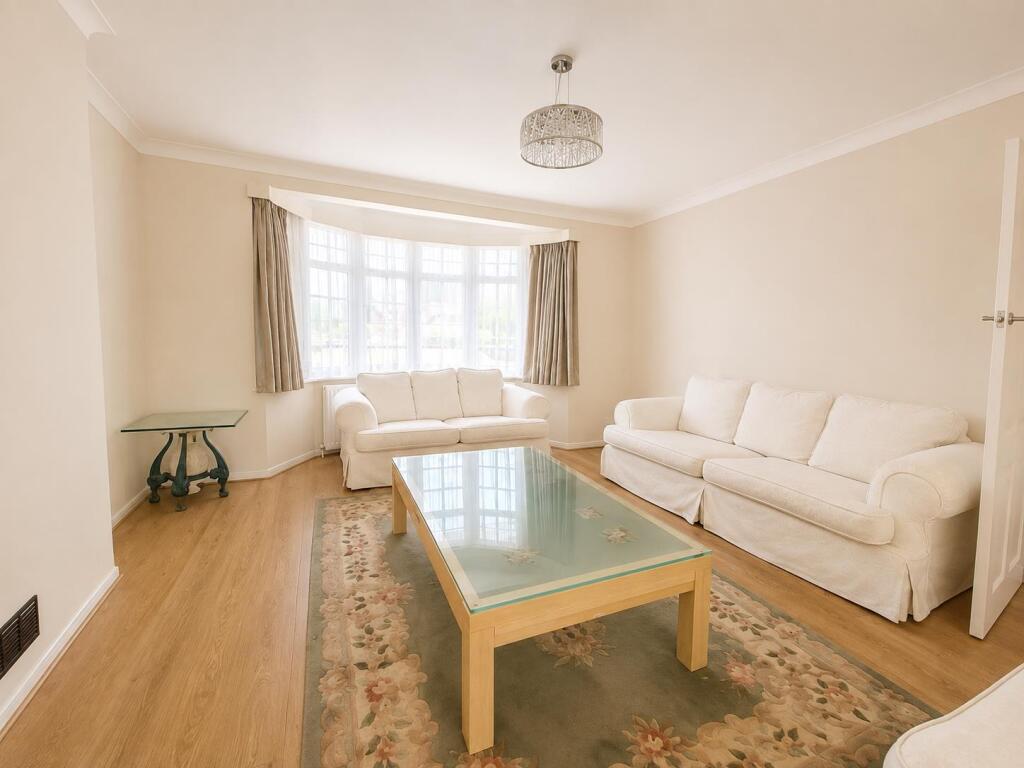 5 bed Semi Detached for rent in Clapham. From CITY REALTOR LIMITED - London