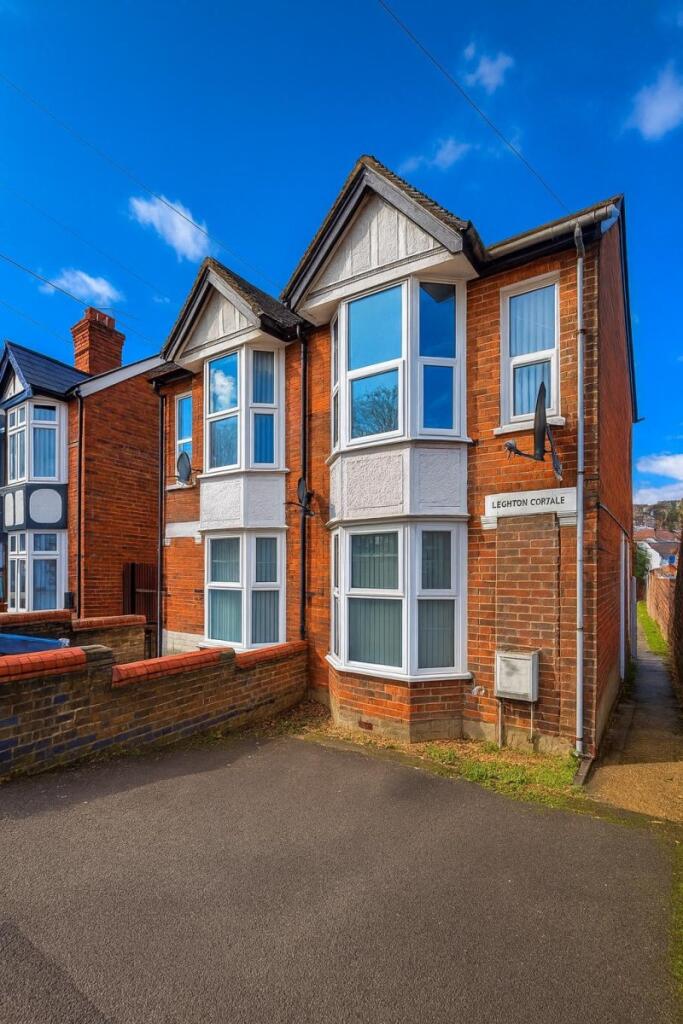 4 bed Semi Detached for rent in Downley. From Chiltern Hills - High Wycombe 4 bed Semi Detached for rent in Downley. From Chiltern Hills - High Wycombe
