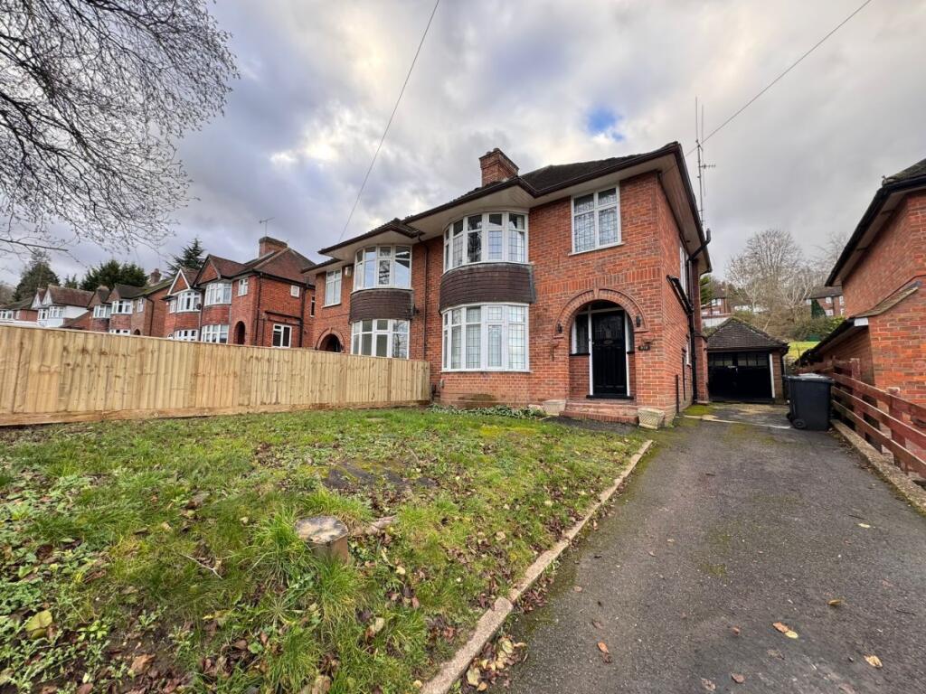 4 bed Semi Detached for rent in High Wycombe. From Chiltern Hills - High Wycombe 4 bed Semi Detached for rent in High Wycombe. From Chiltern Hills - High Wycombe