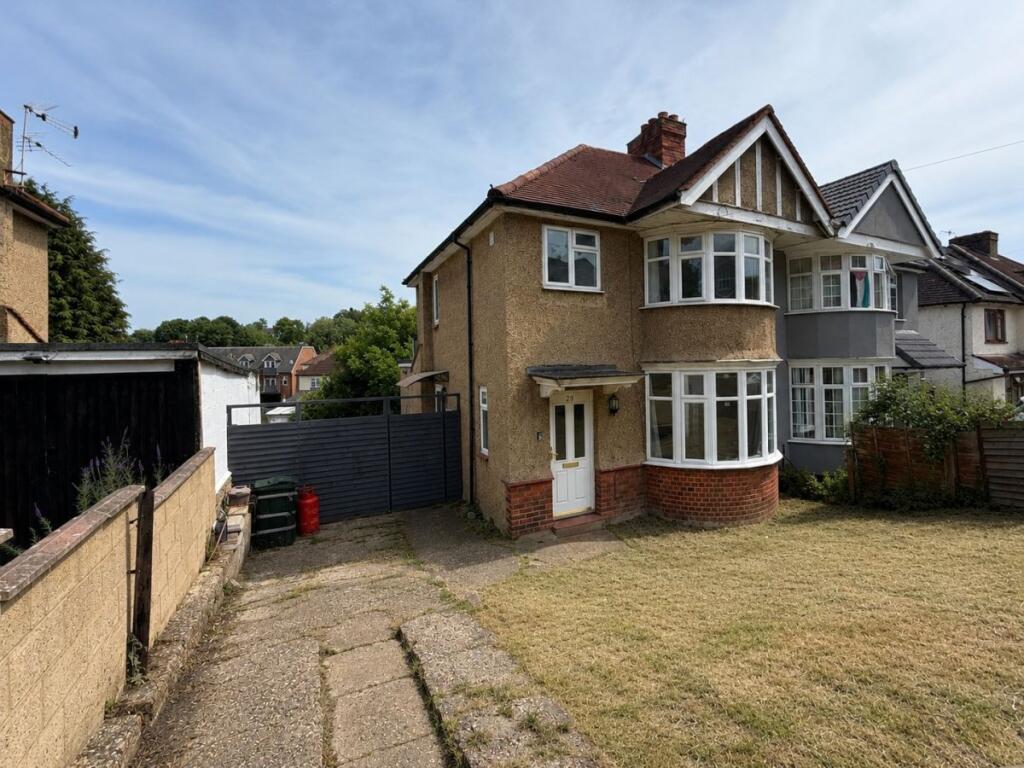 5 bed Semi Detached for rent in High Wycombe. From Chiltern Hills - High Wycombe 5 bed Semi Detached for rent in High Wycombe. From Chiltern Hills - High Wycombe