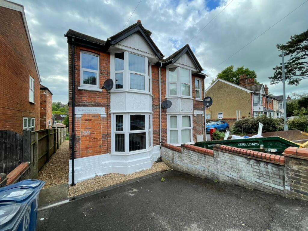 4 bed Semi Detached for rent in Downley. From Chiltern Hills - High Wycombe 4 bed Semi Detached for rent in Downley. From Chiltern Hills - High Wycombe