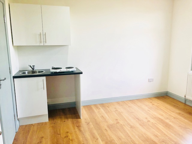 1 bed Studio for rent in Thornton Heath. From Crown Lets 4U - Croydon