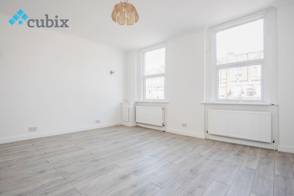 3 bed 1st Floor Flat for rent in Lewisham. From Cubix Estate Agents - London