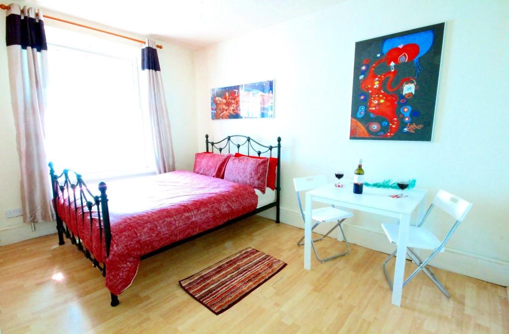 3 bed 1st Floor Flat for rent in Deptford. From Cubix Estate Agents - London