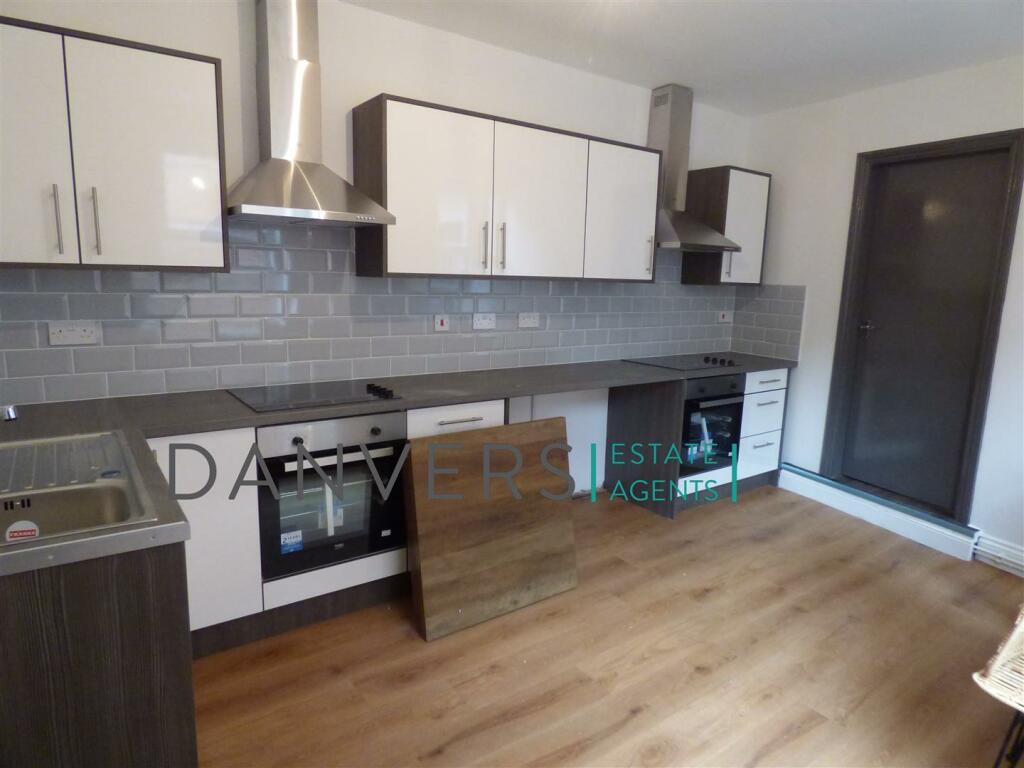 5 bed Detached for rent in Leicester Forest East. From Danvers Estate Agents - Leicester 5 bed Detached for rent in Leicester Forest East. From Danvers Estate Agents - Leicester