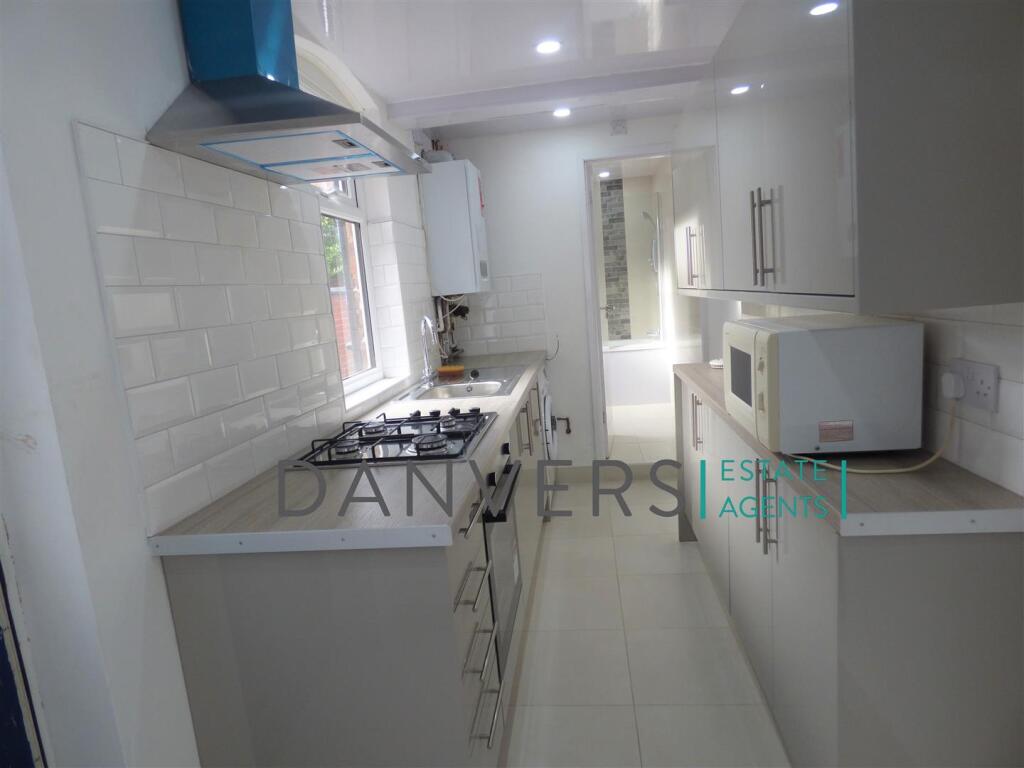 3 bed Mid Terraced House for rent in Leicester Forest East. From Danvers Estate Agents - Leicester
