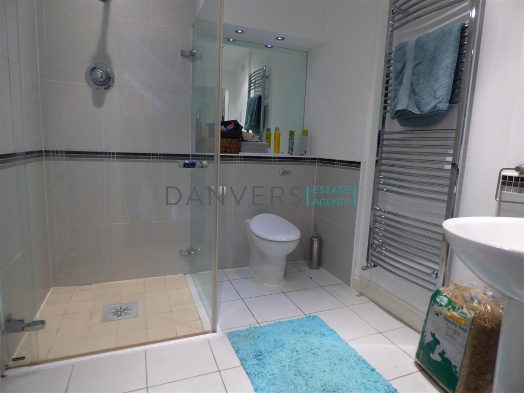 4 bed Town House for rent in Stoughton. From Danvers Estate Agents - Leicester