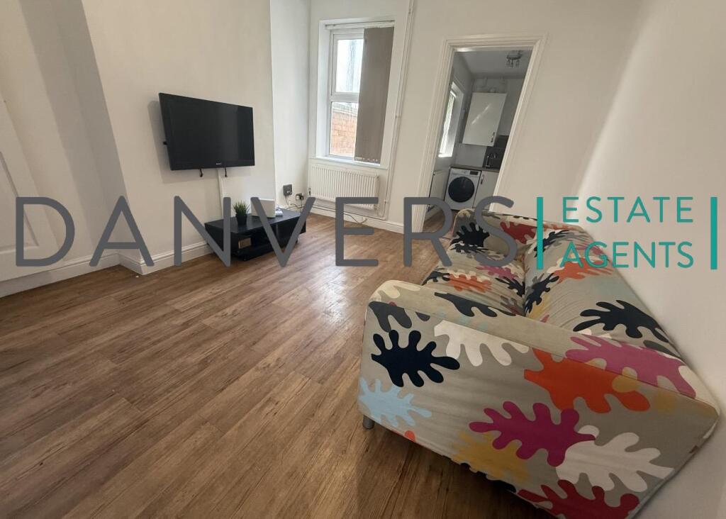3 bed Mid Terraced House for rent in Leicester. From Danvers Estate Agents - Leicester