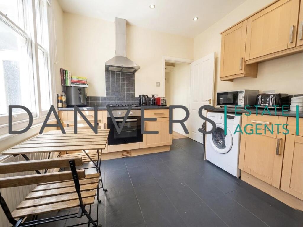 4 bed End of Terrace for rent in Leicester. From Danvers Estate Agents - Leicester
