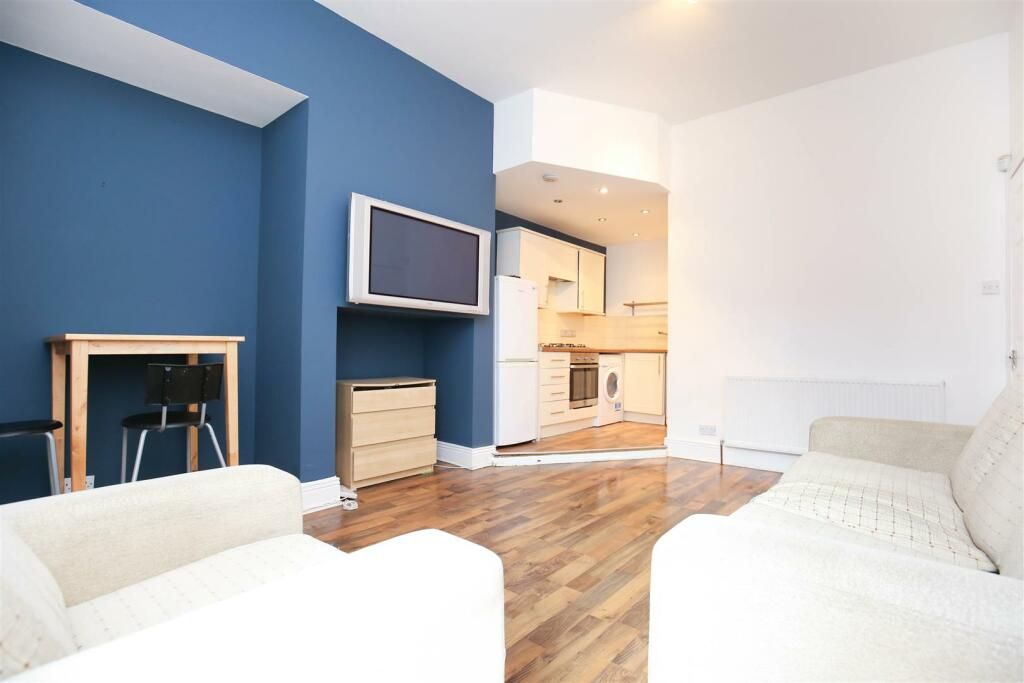 3 bed 1st Floor Flat for rent in Newcastle upon Tyne. From Fairs Estates - Fenham 3 bed 1st Floor Flat for rent in Newcastle upon Tyne. From Fairs Estates - Fenham