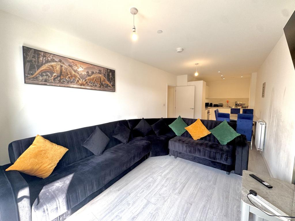 2 bed Apartment for rent in Hayes. From Galaxy Real Estate
