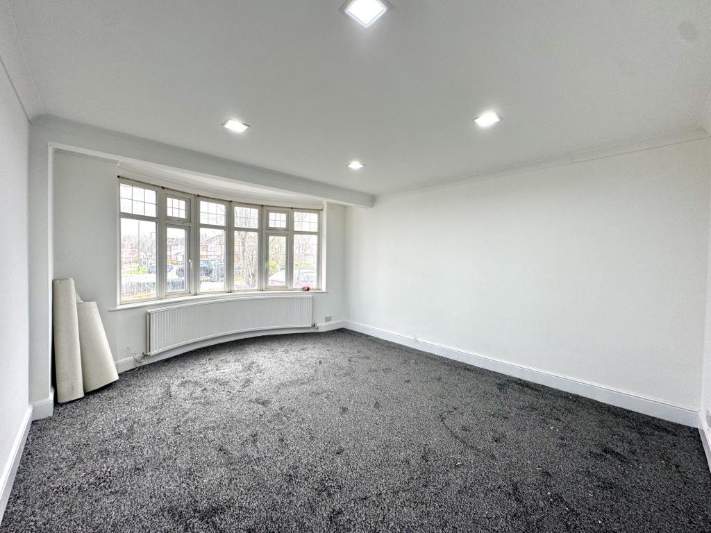 4 bed Detached for rent in Southall. From Galaxy Real Estate