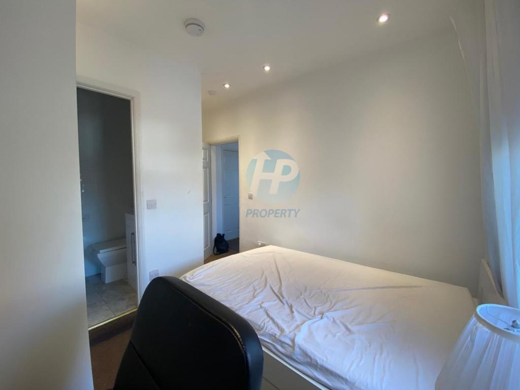 1 bed Room for rent in London. From Hen and Pelican 1 bed Room for rent in London. From Hen and Pelican