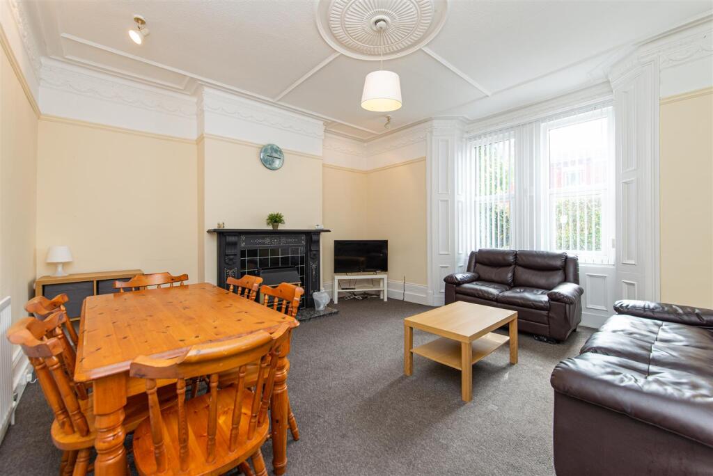 6 bed Mid Terraced House for rent in Newcastle upon Tyne. From Hive Estates - Newcastle upon Tyne