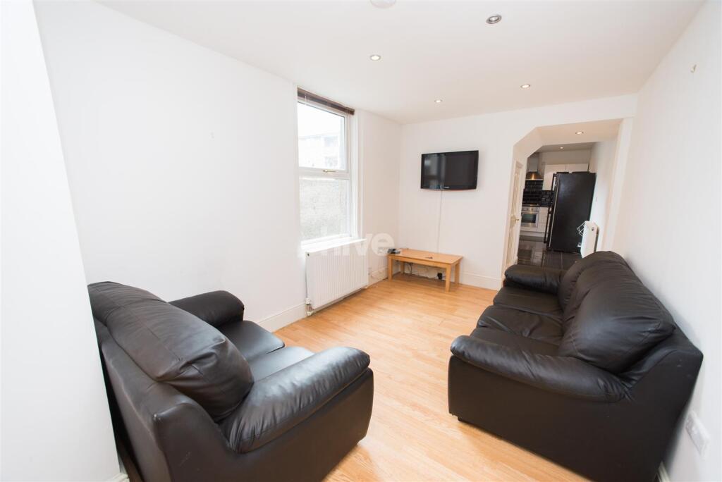 2 bed 1st Floor Flat for rent in Newcastle upon Tyne. From Hive Estates - Newcastle upon Tyne