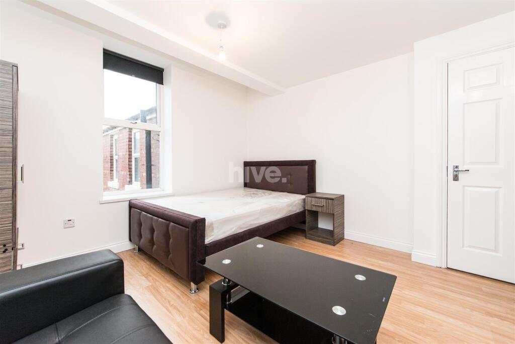 4 bed Studio for rent in Newcastle upon Tyne. From Hive Estates - Newcastle upon Tyne