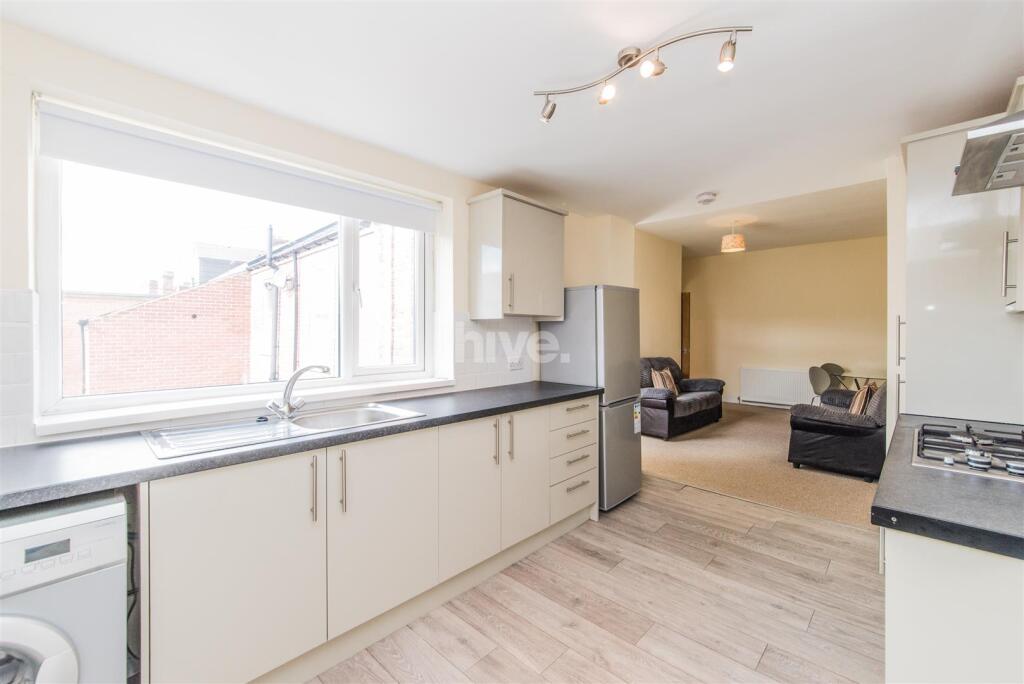 3 bed 1st Floor Flat for rent in Newcastle upon Tyne. From Hive Estates - Newcastle upon Tyne