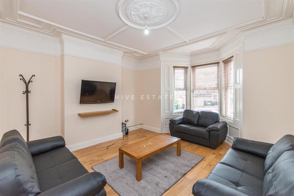 9 bed Mid Terraced House for rent in Newcastle upon Tyne. From Hive Estates - Newcastle upon Tyne